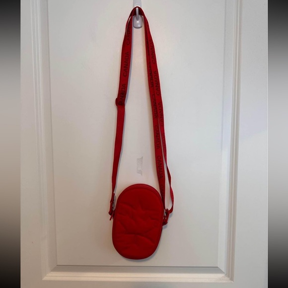 Lululemon Future Legacy Crossbody Bag - Picture 3 of 5